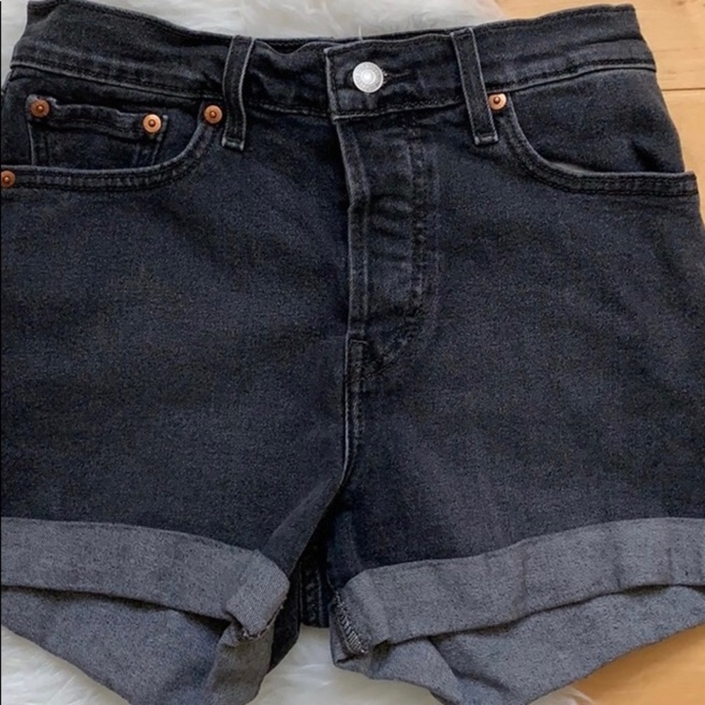 Levi’s Wedgie black shorts 28